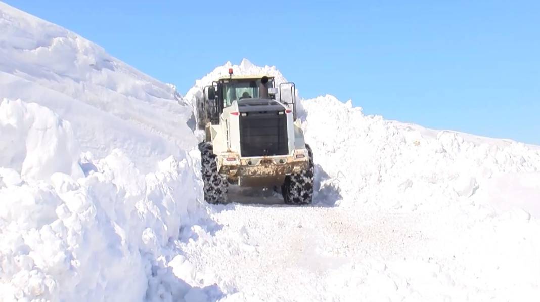 Bir ilimizde 5 metre karla mücadele ediliyor 6